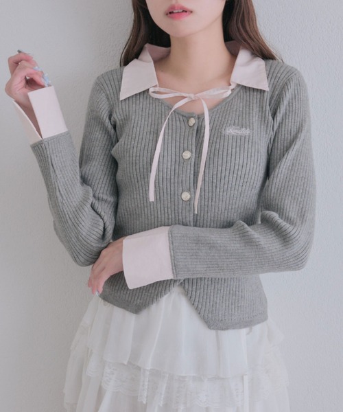 OLIVE des OLIVE(オリーブデオリーブ)の「金ボタンシャツレイヤードトップス(ニット/セーター・レディース・ベージュ/ボルドー/チャコールグレー/ブラック・FREE)」の3枚目の写真