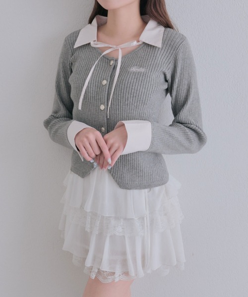 OLIVE des OLIVE(オリーブデオリーブ)の「金ボタンシャツレイヤードトップス(ニット/セーター・レディース・ベージュ/ボルドー/チャコールグレー/ブラック・FREE)」の15枚目の写真