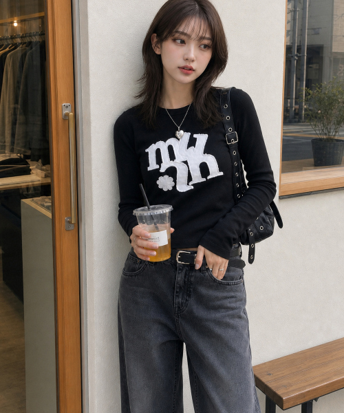 muahmuah（ムーアムーア）の「ヴィンテージアップリケロゴ 長袖Tシャツ [ブラック]（Tシャツ/カットソー・レディース・その他・FREE）」の4枚目の写真