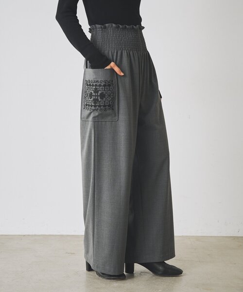 BEARDSLEY(ビアズリー)の「クロスステッチシャーリングパンツ《15 quinze》(その他パンツ・レディース・ブラック/チャコールグレー・FREE)」の8枚目の写真