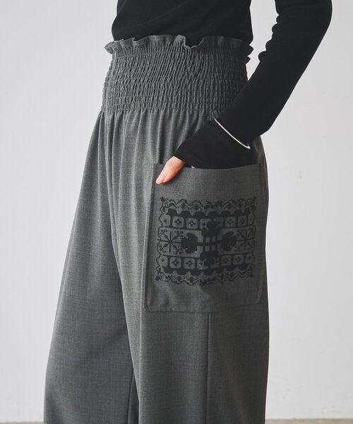 BEARDSLEY(ビアズリー)の「クロスステッチシャーリングパンツ《15 quinze》(その他パンツ・レディース・ブラック/チャコールグレー・FREE)」の7枚目の写真