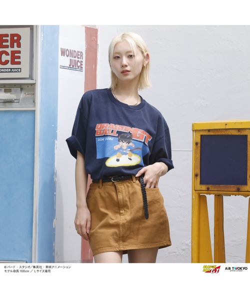AIR TWOKYO（エアトゥーキョー）の「TVアニメ『DRAGON BALL GT』シーンイラストTシャツ 1（孫悟空）（Tシャツ/カットソー・メンズ・ネイビー系/ホワイト系その他・X-LARGE/LARGE/MEDIUM/SMALL/XX-LARGE）」の5枚目の写真