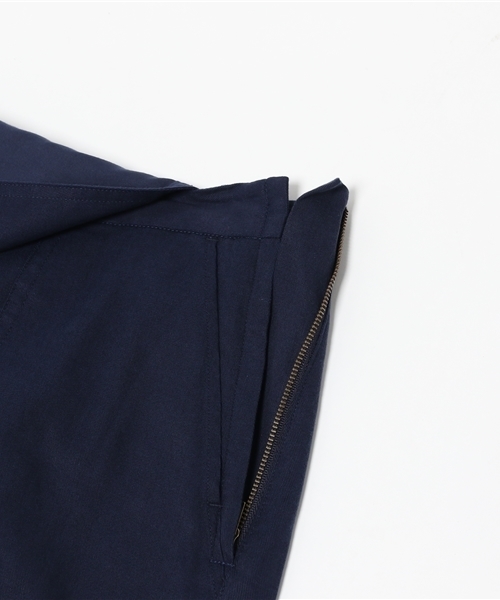 NATURAL BEAUTY BASIC（ナチュラルビューティーベーシック）の「テンセルツイルピナフォーワンピース（ワンピース・レディース・ダークベージュ/ネイビー・SMALL/MEDIUM）」の3枚目の写真