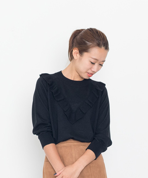 NATURAL BEAUTY BASIC（ナチュラルビューティーベーシック）の「フリルニット（ニット/セーター・レディース・ダークベージュ/ブラック/グレー・MEDIUM）」の2枚目の写真