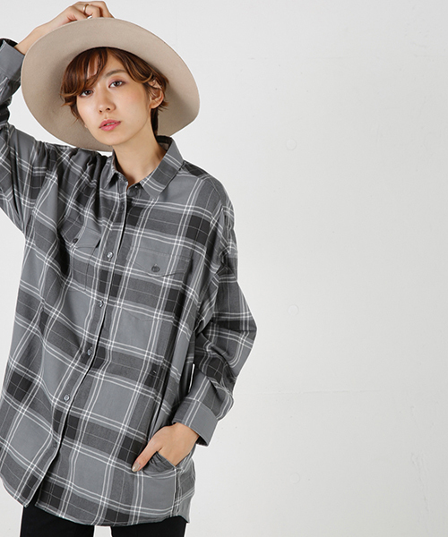 MOUSSY（マウジー）の「OVERSIZE CHECK SHIRT（シャツ/ブラウス・レディース・ブラック系その他/レッド系その他/ブルー系その他・FREE）」の2枚目の写真