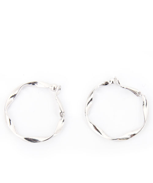 colleca la（コレカラ）の「ねじりフープイヤリング（イヤリング・レディース・シルバー/ゴールド・ﾌﾘ-）」の9枚目の写真