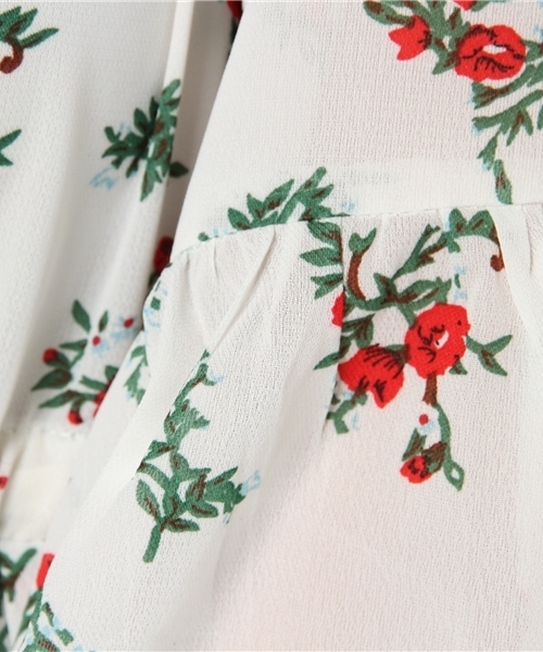 MERLOT（メルロー）の「フラワープリント袖フレアロングワンピース 4891（ワンピース・レディース・ホワイト/ネイビー・FREE）」の11枚目の写真