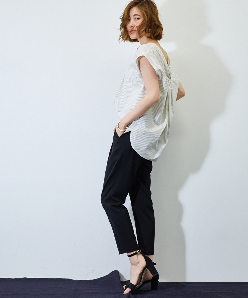 STUDIOUS（ステュディオス）の「ドライタッチアンクルテーパードパンツ（その他パンツ・レディース・ブラック/グレー・0/1）」の19枚目の写真