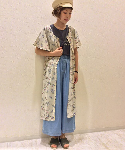 LBC（エルビーシー）の「プリント前開きワンピース                     （ワンピース・レディース・マスタード/ネイビー/ベージュ・LARGE/MEDIUM）」の2枚目の写真