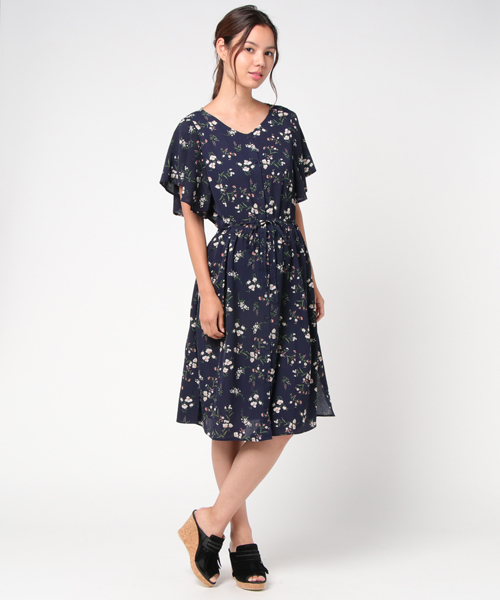 LBC（エルビーシー）の「プリント前開きワンピース                     （ワンピース・レディース・マスタード/ネイビー/ベージュ・LARGE/MEDIUM）」の9枚目の写真