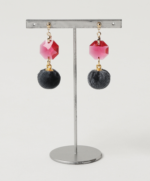 TONE SELECT GOODS(トーンセレクトグッズ)の「【rurururu】スワロフスキーとベルベットボールのピアス(ピアス(両耳用)・レディース・レッド/ゴールド/ブルー・FREE)」の2枚目の写真