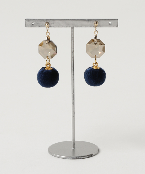 TONE SELECT GOODS(トーンセレクトグッズ)の「【rurururu】スワロフスキーとベルベットボールのピアス(ピアス(両耳用)・レディース・レッド/ゴールド/ブルー・FREE)」の3枚目の写真
