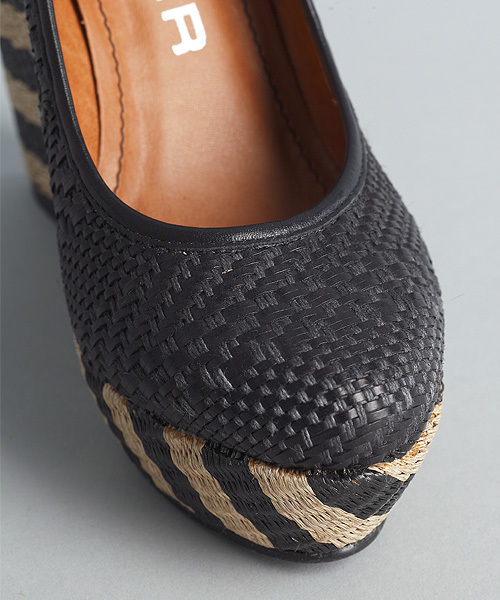 ROSE BUD（ローズバッド）の「(WERNER)2-34610 TRESSE JUTE WEDGE SANDAL（パンプス・レディース・ブラック/マルチ・35/36/37/38/39）」の4枚目の写真