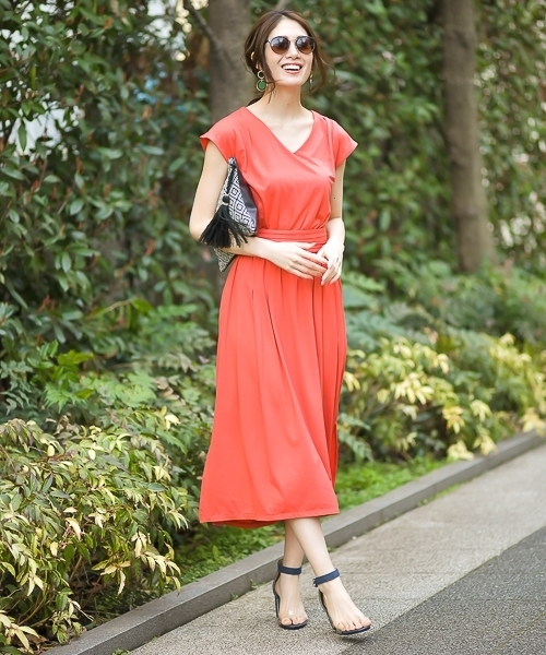 Andemiu(アンデミュウ)の「【WEB限定】カットタックベルトツキワンピース793742(ワンピース・レディース・ブラック/オレンジ/イエロー/グリーン/パープル/ブラウン/カーキ・FREE)」の7枚目の写真