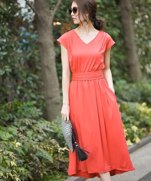 Andemiu(アンデミュウ)の「【WEB限定】カットタックベルトツキワンピース793742(ワンピース・レディース・ブラック/オレンジ/イエロー/グリーン/パープル/ブラウン/カーキ・FREE)」の8枚目の写真