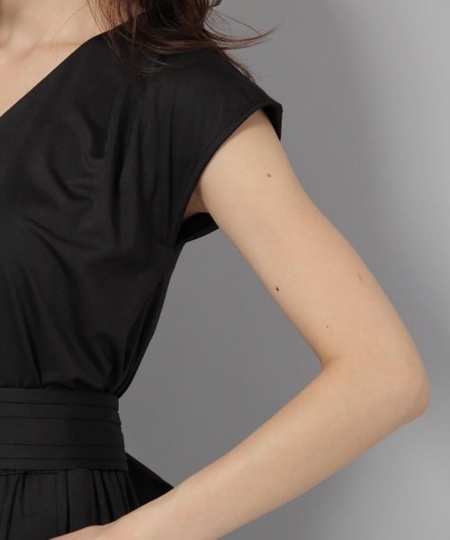 Andemiu(アンデミュウ)の「【WEB限定】カットタックベルトツキワンピース793742(ワンピース・レディース・ブラック/オレンジ/イエロー/グリーン/パープル/ブラウン/カーキ・FREE)」の18枚目の写真