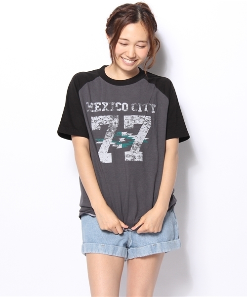 チチカカ(チチカカ)の「ナンバリングラグランTシャツ(Tシャツ/カットソー・レディース・ブルー/ネイビー・FREE)」の2枚目の写真