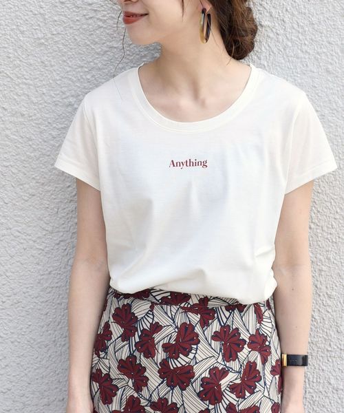 SHIPS(シップス)の「グラフィックロゴTEE◇(Tシャツ/カットソー・レディース・ホワイト/ブラック/ベージュ・ONE SIZE)」の2枚目の写真