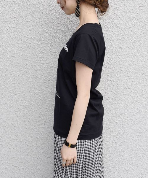 SHIPS(シップス)の「グラフィックロゴTEE◇(Tシャツ/カットソー・レディース・ホワイト/ブラック/ベージュ・ONE SIZE)」の6枚目の写真