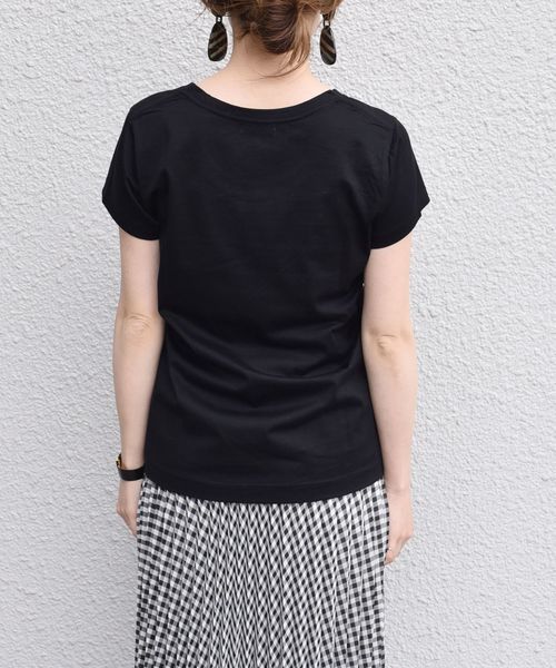 SHIPS(シップス)の「グラフィックロゴTEE◇(Tシャツ/カットソー・レディース・ホワイト/ブラック/ベージュ・ONE SIZE)」の10枚目の写真