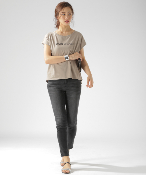 BAYFLOW(ベイフロー)の「カリフォルニアコットンフレンチスリーブロゴTシャツ(Tシャツ/カットソー・レディース・ブルー/ホワイト/ピンク/ベージュ・FREE)」の11枚目の写真