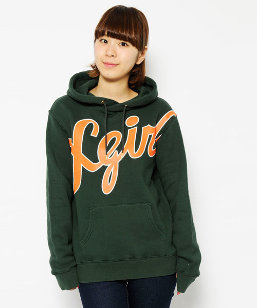 X-girl（エックスガール）の「LEAGUE LOGO PULLOVER HOODIE（パーカー・レディース・ブラック/チャコールグレー/レッド/グリーン/ネイビー・1/2）」の3枚目の写真