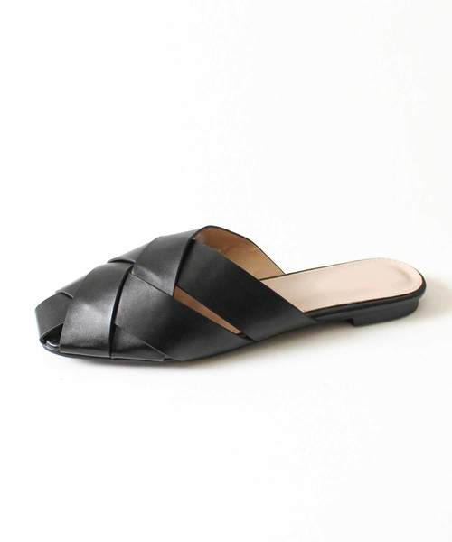 MODE ROBE(モードローブ)の「クロスフラットサンダル(サンダル・レディース・アイボリー/ブラック/ブラウン/ベージュ・22.5/23/23.5/24/24.5/25)」の14枚目の写真