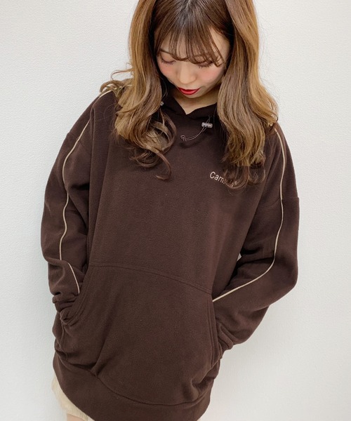 apres jour（アプレジュール）の「フリースロゴパーカー【ZOZOTOWN限定アイテム】（カーディガン/ボレロ・レディース・ブラック/ベージュ/ダークブラウン・フリー）」の3枚目の写真