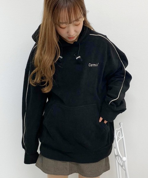 apres jour（アプレジュール）の「フリースロゴパーカー【ZOZOTOWN限定アイテム】（カーディガン/ボレロ・レディース・ブラック/ベージュ/ダークブラウン・フリー）」の2枚目の写真