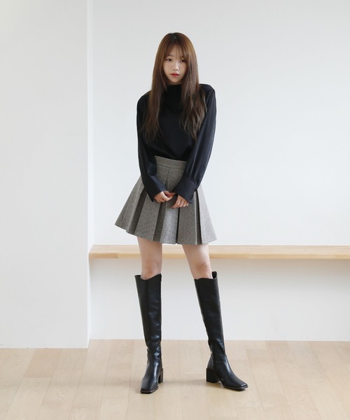 by muni:r（バイ ムニール）の「バンドカラー パフ袖 サテンブラウス（シャツ/ブラウス・レディース・ブラック/アイボリー・FREE）」の8枚目の写真