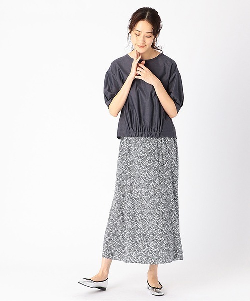 COMME CA ISM（コムサイズム）の「小花柄 ロング フレアスカート（スカート・レディース・ネイビー/カーキ・SMALL/MEDIUM/LARGE）」の9枚目の写真