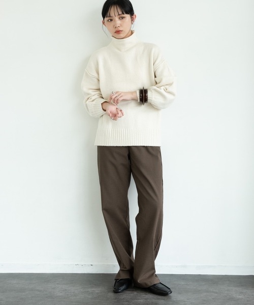 Aunt Marie's(アントマリーズ)の「パイピングボリュームスリーブタートルニット / AUNTMARIE'S(ニット/セーター・レディース・ブラック/ナチュラル/ベージュ/ブラウン/ライトブルー/ライトグリーン・FREE)」の12枚目の写真