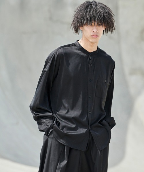 act'm（アクトム）の「シルクライク1ポケット バンドカラー長袖ルーズシャツ（シャツ/ブラウス・メンズ・ホワイト/ブラック/サックスブルー・S/M/L）」の20枚目の写真