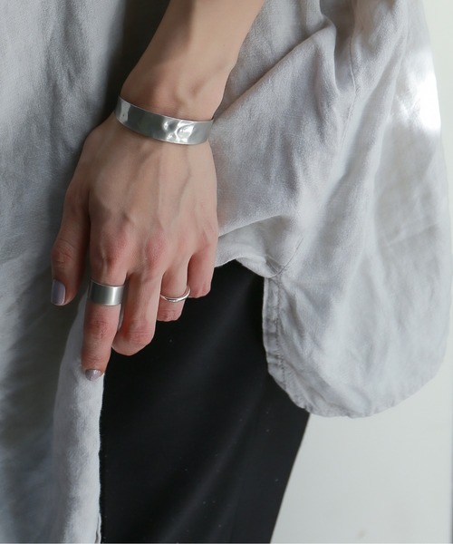 rapiecage（ラピエサージュ）の「ワイドプレートリング（リング・レディース・シルバー/ゴールド・FREE）」の4枚目の写真