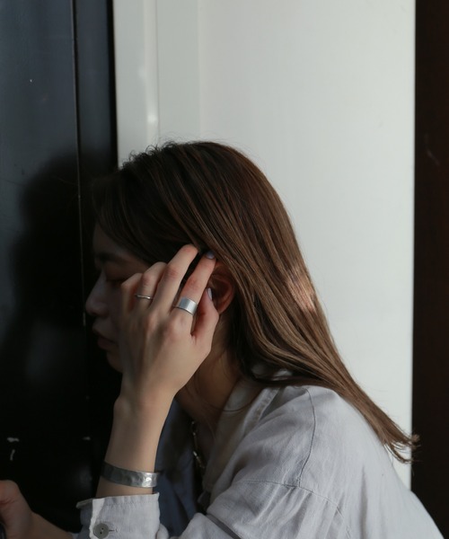 rapiecage（ラピエサージュ）の「ワイドプレートリング（リング・レディース・シルバー/ゴールド・FREE）」の3枚目の写真