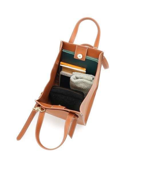 AG by aquagirl（エージーバイアクアガール）の「◆軽量ソフト合皮結び持ち手トート（トートバッグ・レディース・ブラック/オフホワイト/キャメル・00）」の4枚目の写真