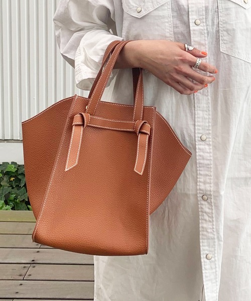 AG by aquagirl（エージーバイアクアガール）の「◆軽量ソフト合皮結び持ち手トート（トートバッグ・レディース・ブラック/オフホワイト/キャメル・00）」の3枚目の写真