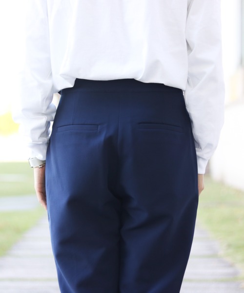 INTER FACTORY（インターファクトリー）の「ファッションインフルエンサー howell - ワイドテーパードグルカスラックス　made in INTER FACTORY（スラックス・メンズ・ブラウン/ネイビー・LARGE/MEDIUM）」の3枚目の写真