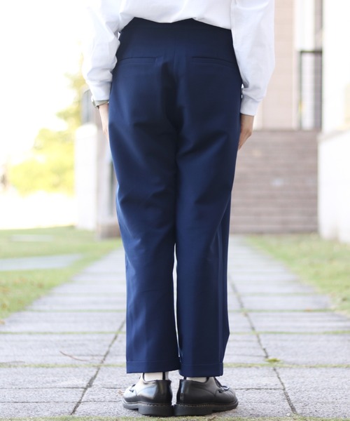 INTER FACTORY（インターファクトリー）の「ファッションインフルエンサー howell - ワイドテーパードグルカスラックス　made in INTER FACTORY（スラックス・メンズ・ブラウン/ネイビー・LARGE/MEDIUM）」の12枚目の写真