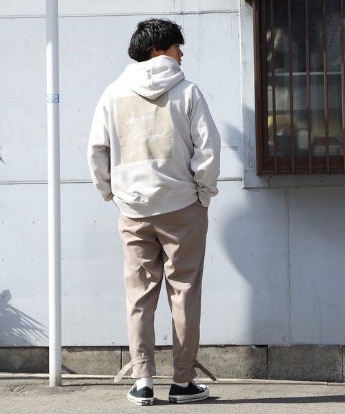 Air Tokyo（エアートウキョー）の「裾 ベルト 2WAY タック ワイドパンツ（その他パンツ・メンズ・ホワイト/ブラック/グレイッシュベージュ・MEDIUM/LARGE）」の9枚目の写真