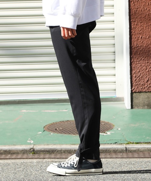 Air Tokyo（エアートウキョー）の「裾 ベルト 2WAY タック ワイドパンツ（その他パンツ・メンズ・ホワイト/ブラック/グレイッシュベージュ・MEDIUM/LARGE）」の11枚目の写真