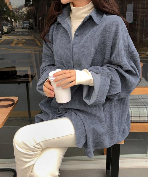 aimoha(アイモハ)の「コーデュロイ シンプルオーバーシャツ(シャツ/ブラウス・レディース・ブルー/ベージュ/グレー・FREE)」の3枚目の写真