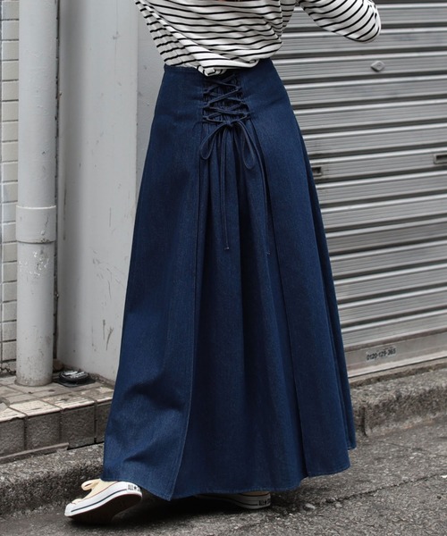 BeAMS DOT(ビームスドット)の「【WEB限定】BeAMS DOT / レースアップ デニムロングスカート(スカート・レディース・ブラック/インディゴブルー/ブラック系その他4/ホワイト系その他5・FREE)」の4枚目の写真