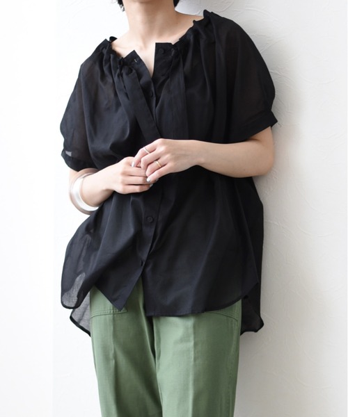 Eimee Law（エイミーロウ）の「ドロストネックBL（シャツ/ブラウス・レディース・グリーン/パープル/ブラック・38）」の2枚目の写真