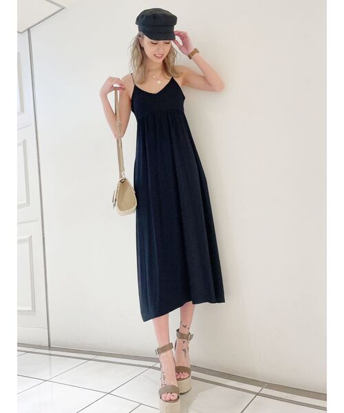 GYDA（ジェイダ）の「BACK OPEN ロングキャミワンピース（ワンピース・レディース・ブラック/ブラウン/グレー・FREE）」の2枚目の写真