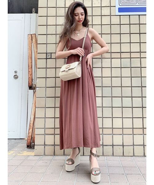 GYDA（ジェイダ）の「BACK OPEN ロングキャミワンピース（ワンピース・レディース・ブラック/ブラウン/グレー・FREE）」の12枚目の写真