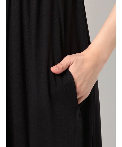 GYDA（ジェイダ）の「BACK OPEN ロングキャミワンピース（ワンピース・レディース・ブラック/ブラウン/グレー・FREE）」の20枚目の写真