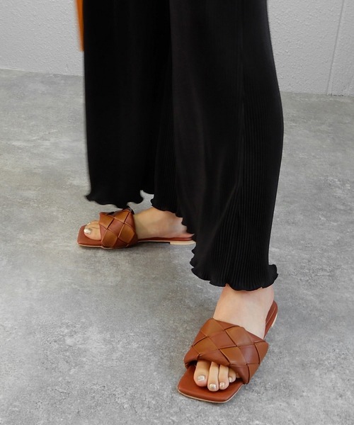 alala(アララ)の「ボリュームメッシュのスクエアフラットサンダル(サンダル・レディース・ブラック/アイボリー/ブラック×ホワイト/ブラウン系/ベージュ系・LL/S/M/L)」の19枚目の写真