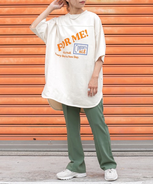 Perushu(ペルーシュ)の「フットボールプリントビッグTシャツ(Tシャツ/カットソー・レディース・チャコールグレー/オフホワイト・FREE)」の4枚目の写真