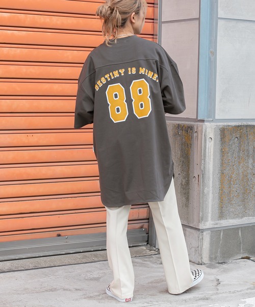 Perushu(ペルーシュ)の「フットボールプリントビッグTシャツ(Tシャツ/カットソー・レディース・チャコールグレー/オフホワイト・FREE)」の19枚目の写真